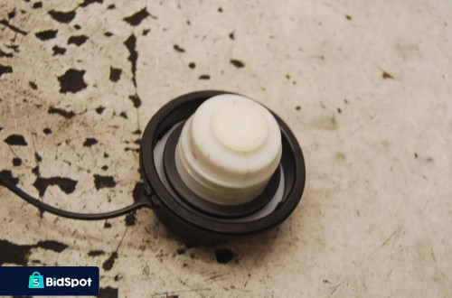 KOREK WLEWU PALIWA OPEL CORSA D 1.4