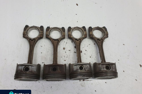 Toyota Yaris I 1.3 16V TŁOK KORBOWÓD