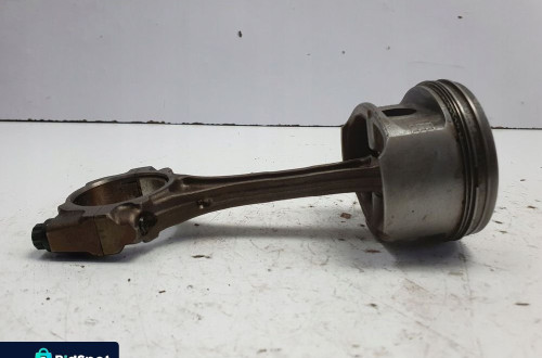 Toyota Yaris I 1.3 16V TŁOK KORBOWÓD