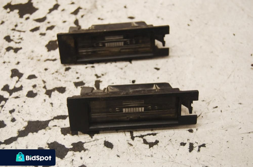 LAMPKA TABLICY REJESTRACYJNEJ TYŁ 13251936 OPEL INSIGNIA A SEDAN