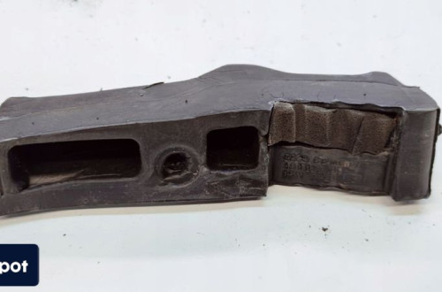 WYGŁUSZENIE BŁOTNIKA PIANKA LEWA AUDI A6 C7 4G0823721