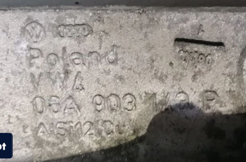 AUDI TT 8N  98r- 1.8 ŁAPA ALTERNATORA 06A903149P