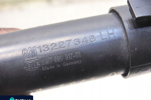 SPRYSKIWACZ LAMPY PRAWY OPEL INSIGNIA A 13227348 8WT009917-01