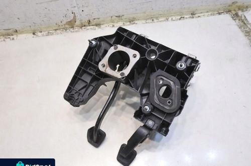PEDAŁ PEDAŁY HAMULCA SPRZĘGŁA OPEL INSIGNIA A 2.0 CDTI 13228166