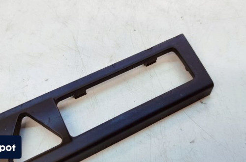 RAMKA PANELU KONSOLI 2 DIN AUDI A3 8P 8P0863321C