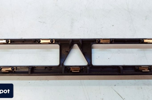 RAMKA PANELU KONSOLI 2 DIN AUDI A3 8P 8P0863321C