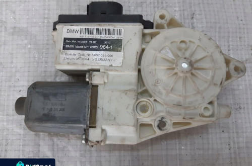 BMW E83 X3 SILNICZEK SZYB PRAWY PRZÓD 6925964