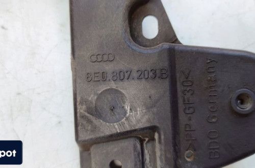 ŚLIZG MOCOWANIE ZDERZAKA LEWY PRZÓD AUDI A4 B7 8E0807203B
