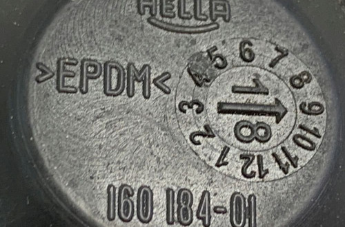 AUDI SKODA VW ZAŚLEPKA DEKIELEK LAMPY 160184-01