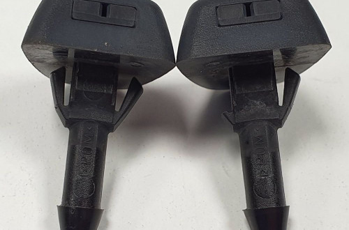 DYSZA SPRYSKIWACZA MASKI VOLVO C70 II 30655605