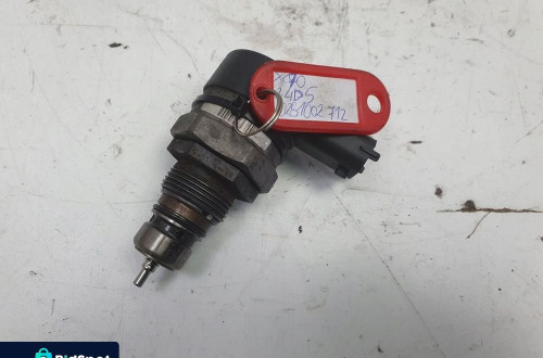 Volvo S60 I V70 II 2.4 D5 ZAWÓR PALIWA Czujnik 0281002712