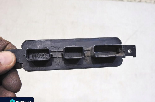 MODUŁ STEROWNIK ŚWIATEŁ RENAULT LATITUDE 260550002R 89902371F
