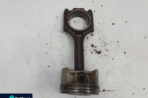 Volvo S40 II V50 2.4 i TŁOK KORBOWÓD B5244S