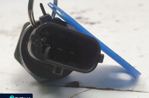 Volvo S60 I V70 II 2.4 D5 CZUJNIK CIŚNIENIA PALIWA 0281002707