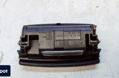 WKŁAD POPIELNICZKI SCHOWEK TYŁ AUDI A4 B6 B7 8E0857961M