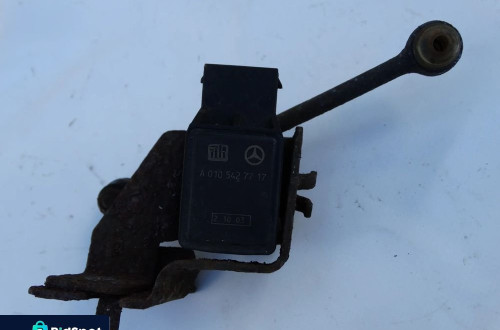 CZUJNIK POZIOMOWANIA XENON MERCEDES W203 W209 W211 A0105427717 F-VAT
