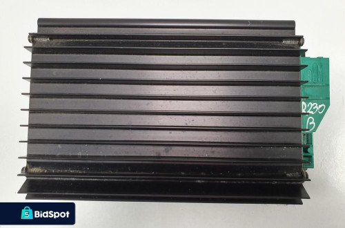 WZMACNIACZ BOSE MERCEDES SL R230 2308200189