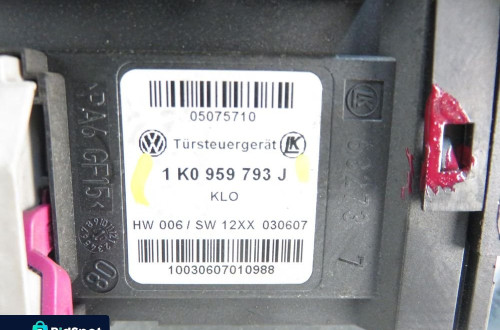 PODNOŚNIK SZYBY LEWY PRZEDNI SKODA OCTAVIA II 1K0959793J 1T0959701D