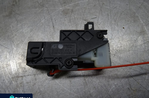MERCEDES W212 LIFT 09-16 2.2CDI SEDAN SIŁOWNIK KLAPKI WLEWU A2048200072