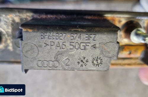 AUDI A3 8P KLAMKA MIKROSTYK BAGAŻNIKA 8R4827574