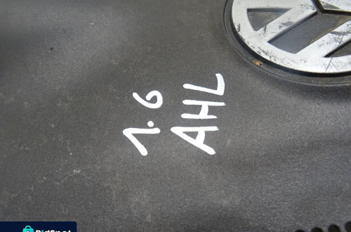 VW PASSAT B5 KOMBI 1.6B 96-00 OSŁONA POKRYWA SILNIKA