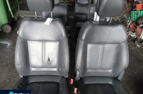 KOMPLET FOTELI PEUGEOT 3008 09-16
