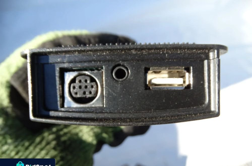 ŁĄCZE GNIAZDO AUX USB RENAULT ESPACE IV SCENIC II 7711419487 F-VAT
