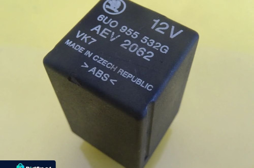 PRZEKAŹNIK SKODA FELICIA 6U0955532G NR200