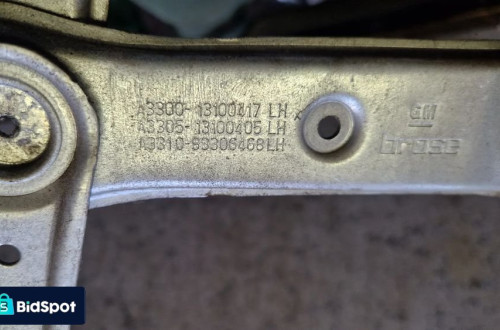 OPEL ASTRA H PODNOŚNIK SZYBY LEWY PRZÓD 13100417