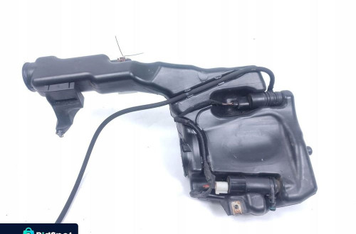 ZBIORNICZEK SPRYSKIWACZY MERCEDES C W204 LIFT (2011-2014) A2048601960