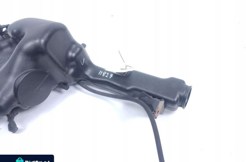 ZBIORNICZEK SPRYSKIWACZY MERCEDES C W204 LIFT (2011-2014) A2048601960