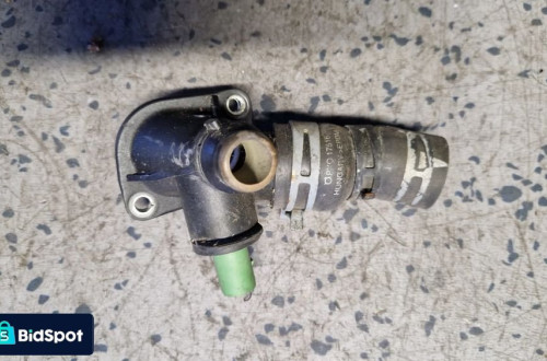 AUDI A4 VOLKSWAGEN PASSAT B5 1.6 KRÓCIEC WODY 038121133A