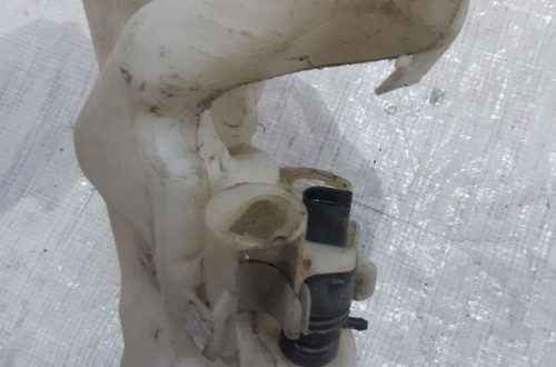 ZBIORNICZEK SPRYSKIWACZY MERCEDES W211 2118600460