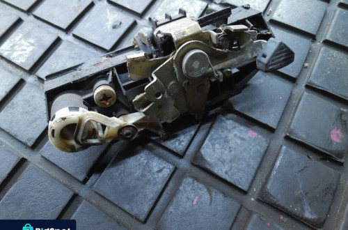 KLAMKA KLAPY BAGAŻNIKA MERCEDES VITO I W638