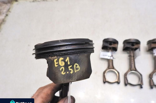 TŁOK KORBOWÓD BMW E61 2.5i