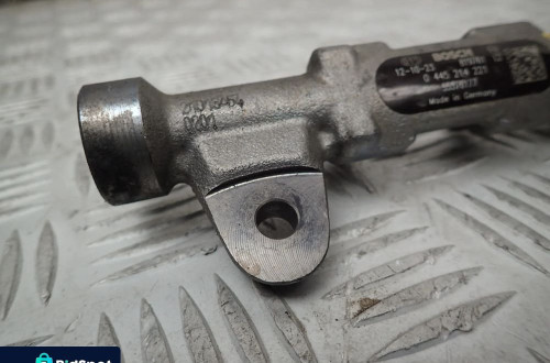 OPEL INSIGNIA A 2.0 CDTI LISTWA WTRYSKOWA 55576177