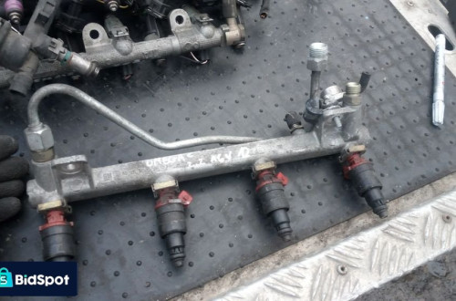 opel omega b 1.8b 2.0b astra wtryskiwacz wtrysk listwa 90411551 90501588