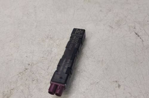 WZMACNIASZ ANTENOWY AUDI Q5 8R 8R0035225C