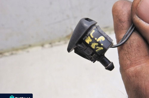 DYSZA PRZEWÓD SPRYSKIWACZA MASKI LEWA BMW E61 7132969