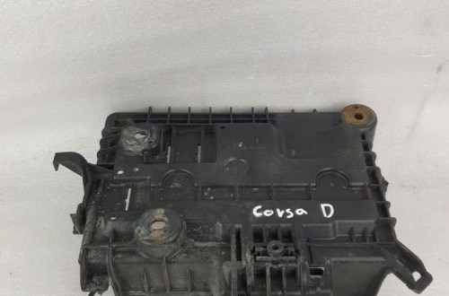 OPEL CORSA D PODSTAWA AKUMULATORA 13235642