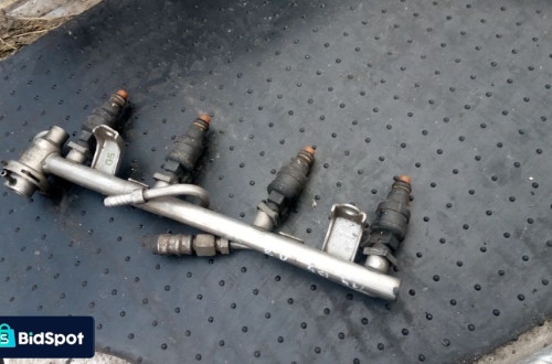 audi a4 b5 1.8b wtryskiwacz wtrysk listwa 058133551a 0280160575 058133681