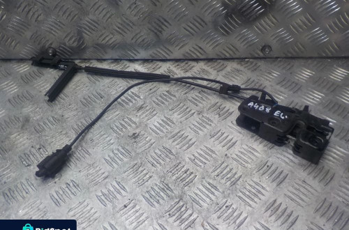 AUDI A4 B8 ZAMEK MASKI PRZÓD EUROPA