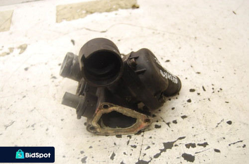 KRÓCIEC OBUDOWA TERMOSTATU 022121117C VW TOUAREG I 3.2 FSI PHAETON