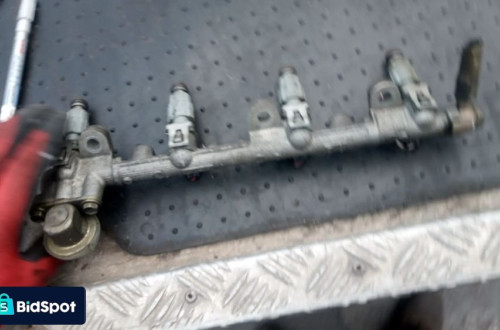 toyota avensis t22 1.8b wtryskiwacz wtrysk listwa 0280155800