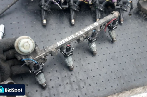 toyota avensis t22 1.8b wtryskiwacz wtrysk listwa 0280155800