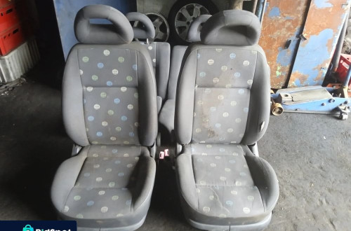 KOMPLET FOTELI VOLSWAGEN LUPO 95-05