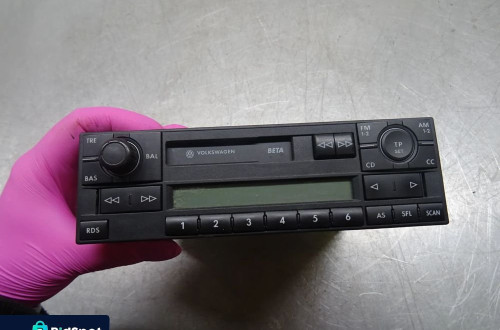 VW PASSAT B5 KOMBI 1.6B 96-00 RADIO RADIOODTWARZACZ