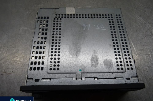 VW PASSAT B5 KOMBI 1.6B 96-00 RADIO RADIOODTWARZACZ