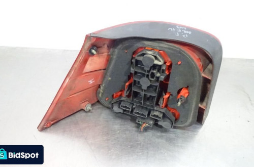 LAMPA PRAWA TYLNA VOLKSWAGEN GOLF IV 1J6945096Q