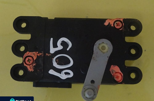 SILNICZEK NAWIEWU NAGRZEWNICY MAZDA 626 GA701GE4V NR605